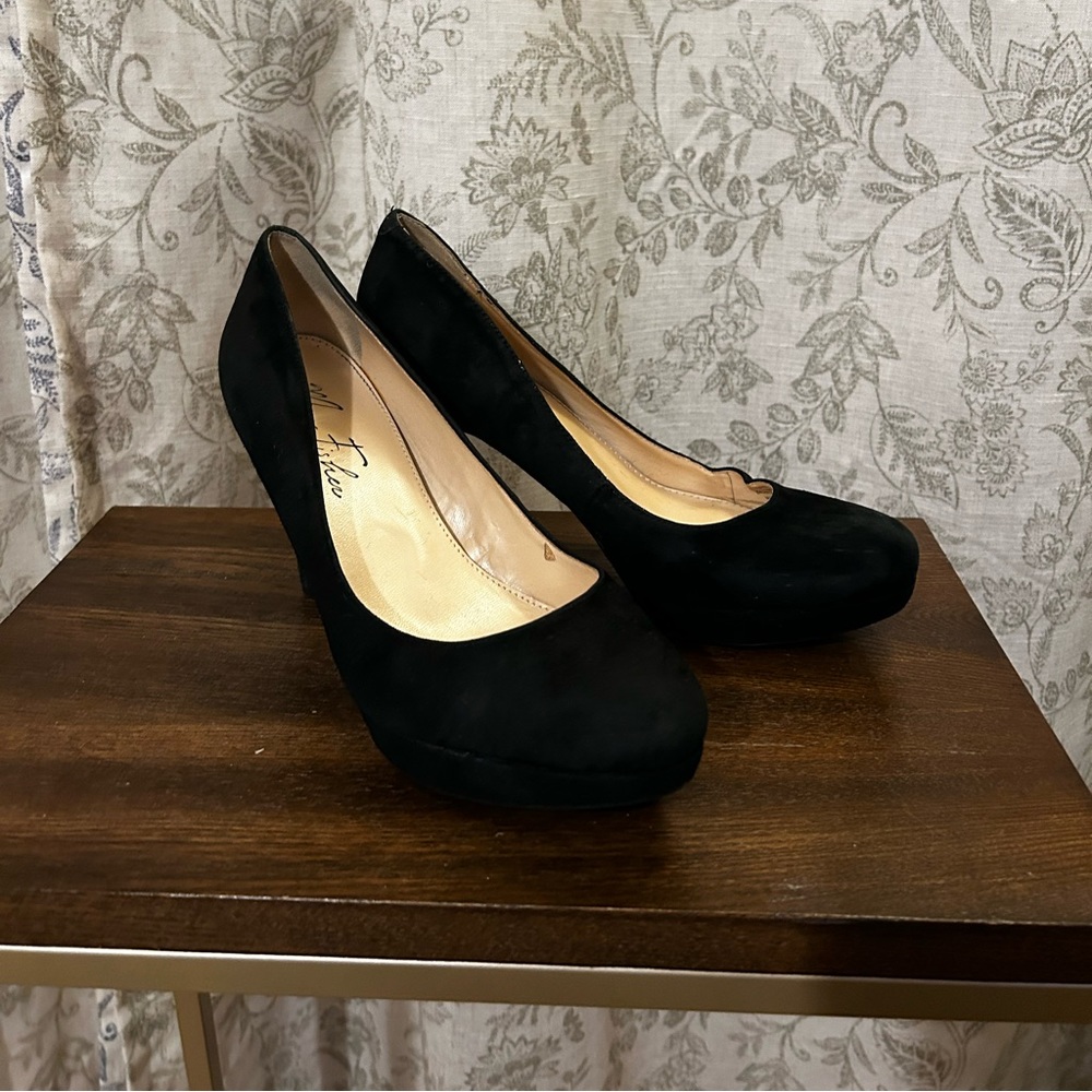 Marc Fisher 4” Black Suede Pumps - Size 8